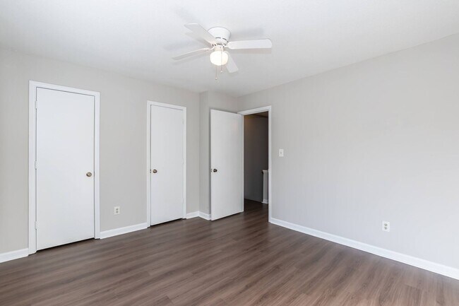 Building Photo - Two Bedroom Home!