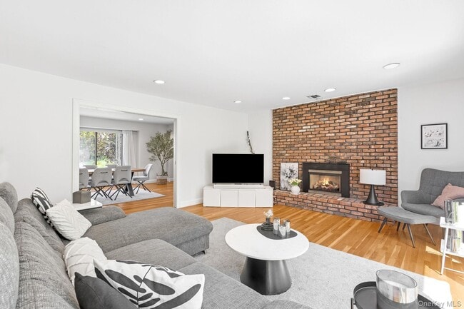 Building Photo - 26 Devonshire Dr