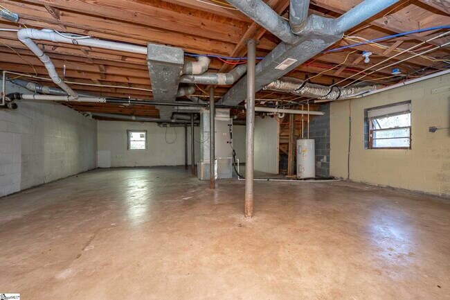 Building Photo - 142 Westover Dr