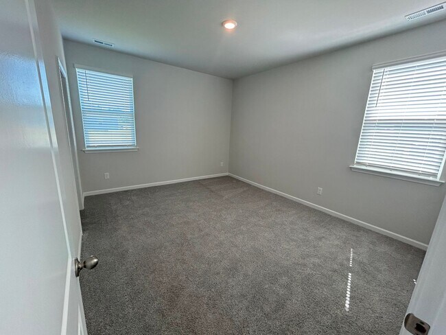 Building Photo - SPECIAL- 1 month free!! Brand new home wit...