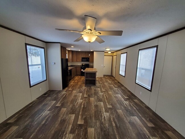 Building Photo - 23 Starling Hill Dr