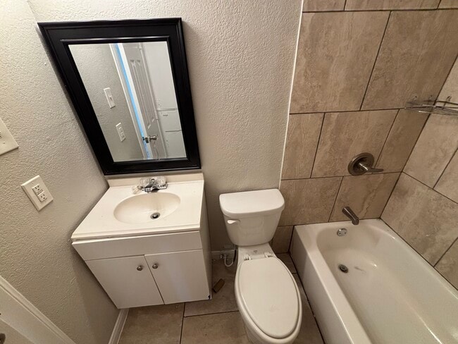 Building Photo - 1314 Dewberry St