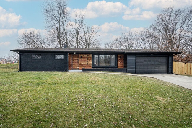 Building Photo - 5850 Devington Cir