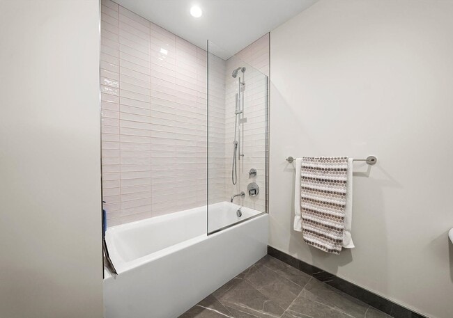 Building Photo - 366 W Superior St