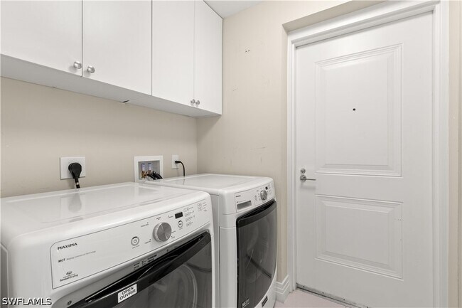 Building Photo - 1325 Snell Isle Blvd NE