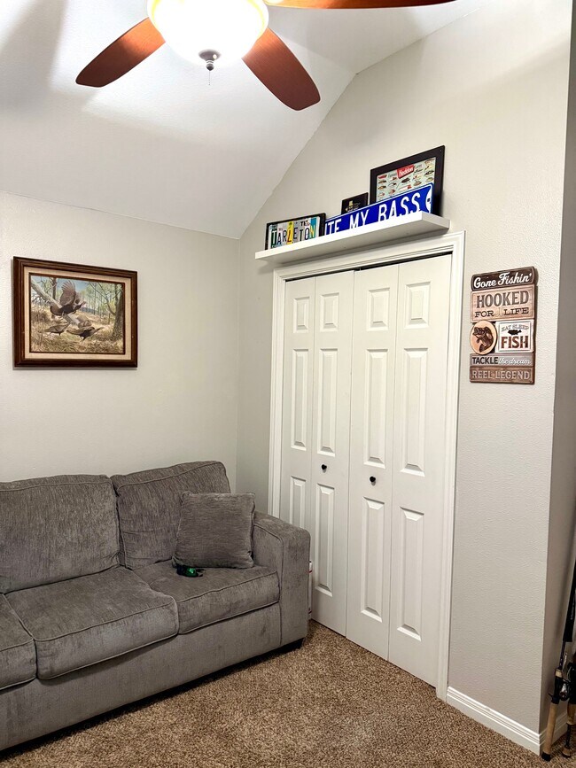 Building Photo - 1353 Pecan Ridge