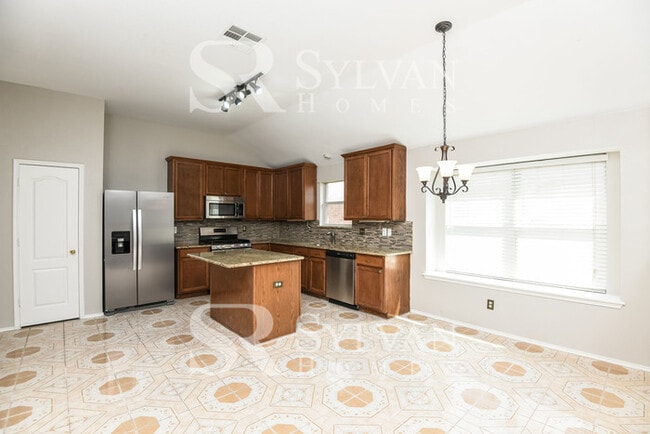 Building Photo - Carve Out a Great Life Here!