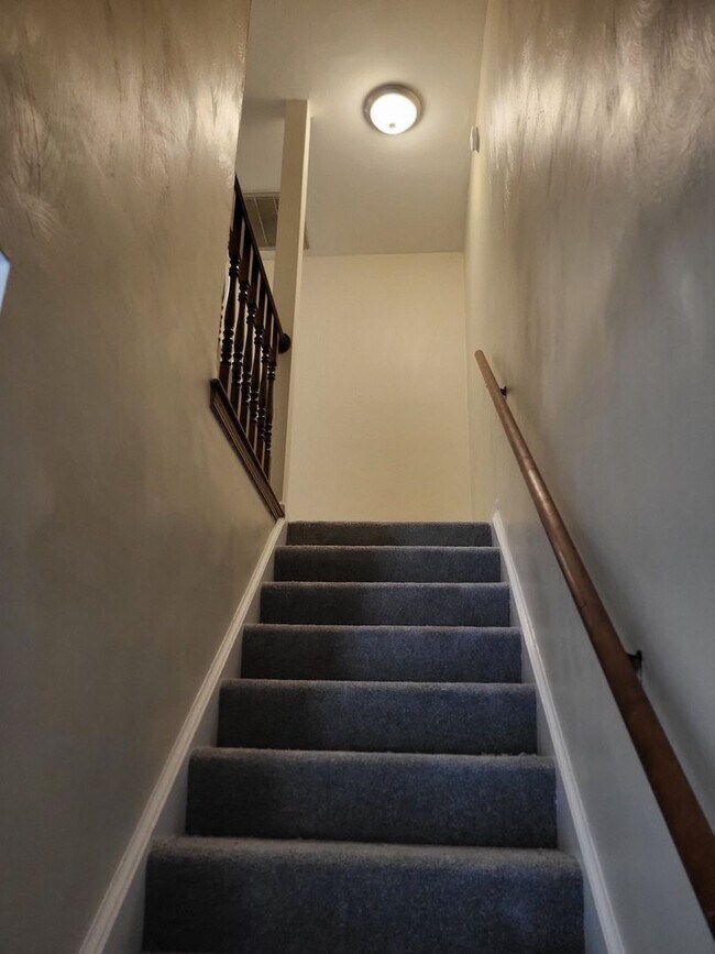 Building Photo - THALIA WAYSIDE TOWNHOMES