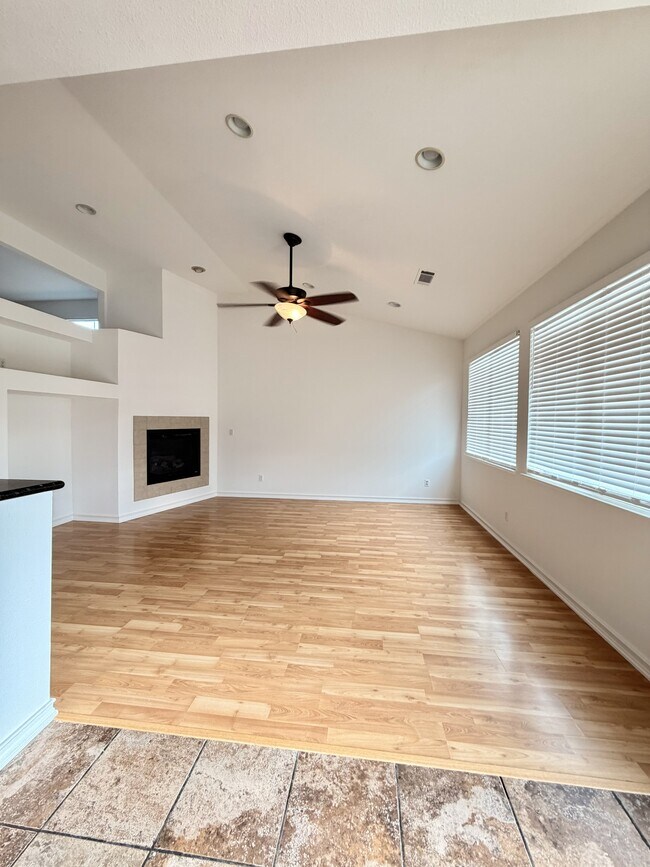 Building Photo - 1305 Brooktrail Dr