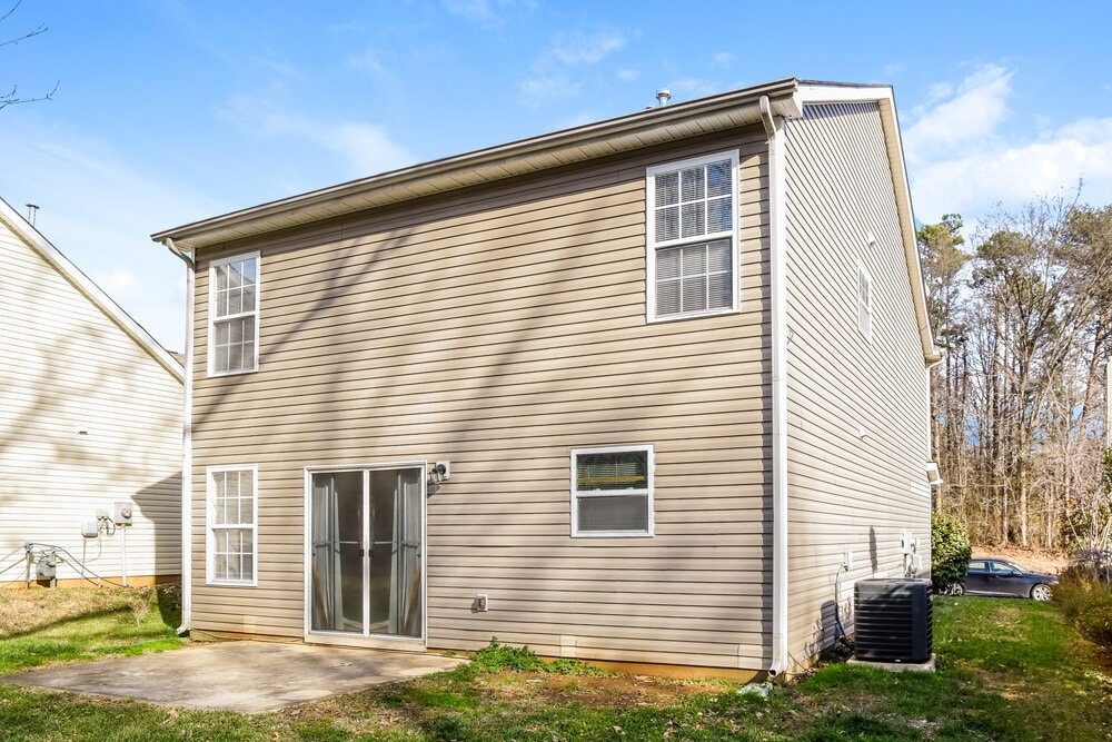 Building Photo - 5231 Fernhill Dr