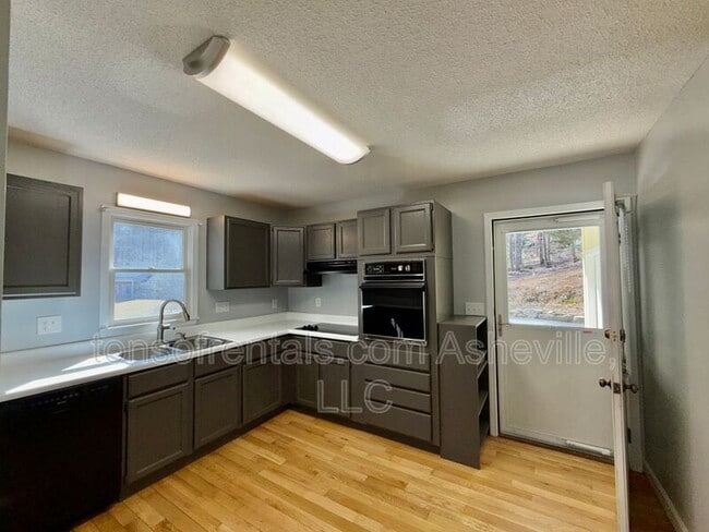 Building Photo - 28 Big Rock Rd