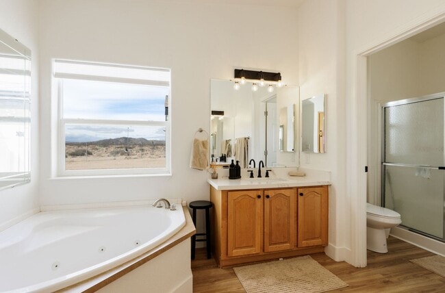 Building Photo - Beautiful 5 Bedroom 4 Bathroom with AMAZING VIEWS!!