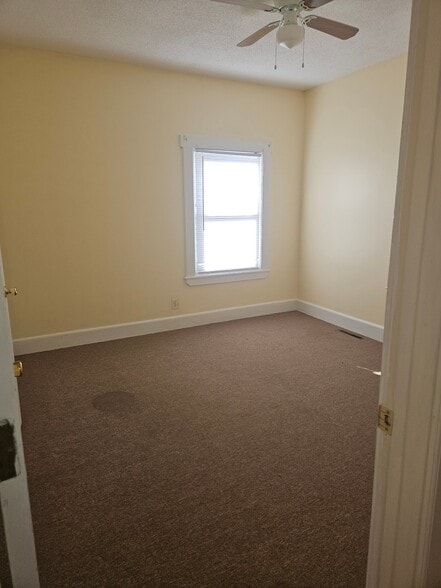 Building Photo - 91 Andrew St