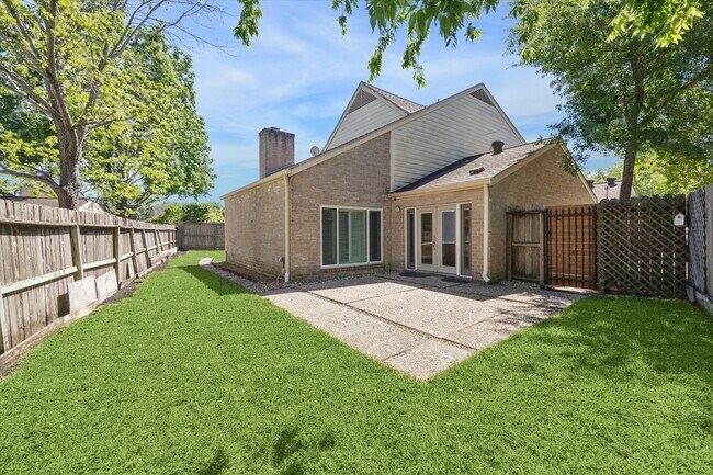 Building Photo - 1311 Ambergate Dr