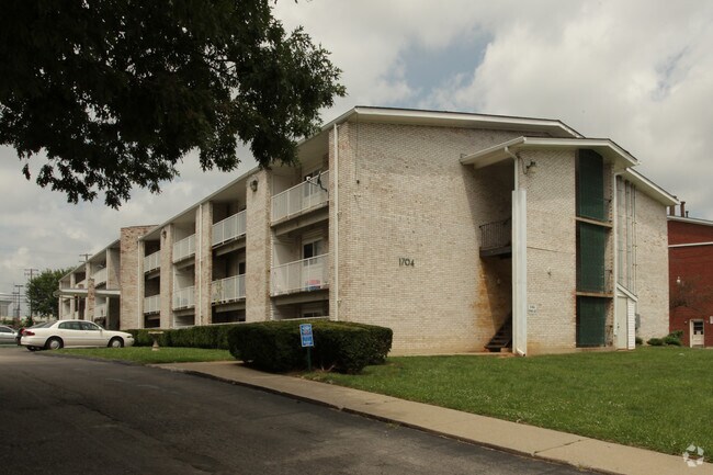 Primary Photo - New Circle Apartments
