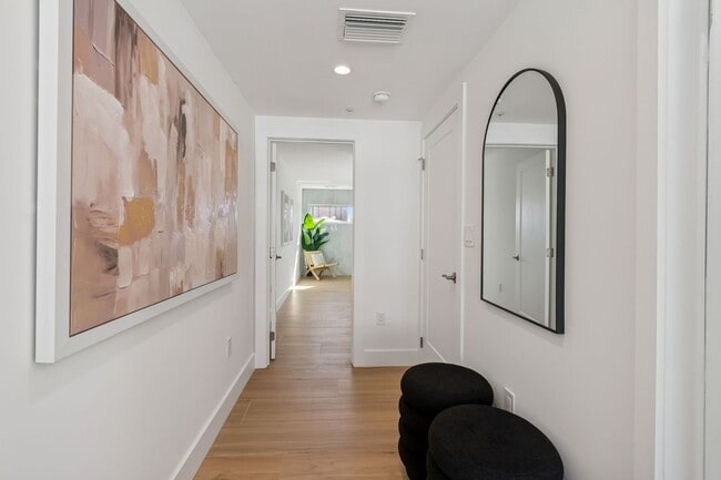 Building Photo - 1343 4th St