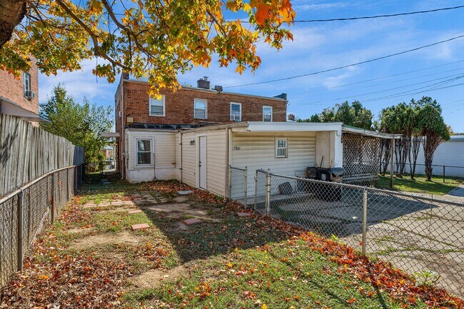 Building Photo - 1722 Yakona Rd