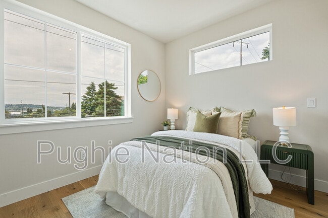 Building Photo - 4142 3rd Ave NW