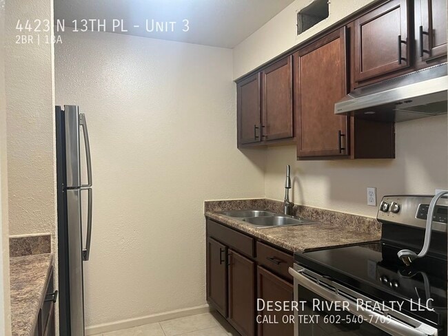 Building Photo - 4423 N 13th Pl