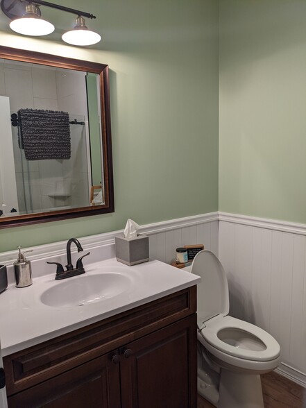 2nd Bathroom - 225 W Pastorius St