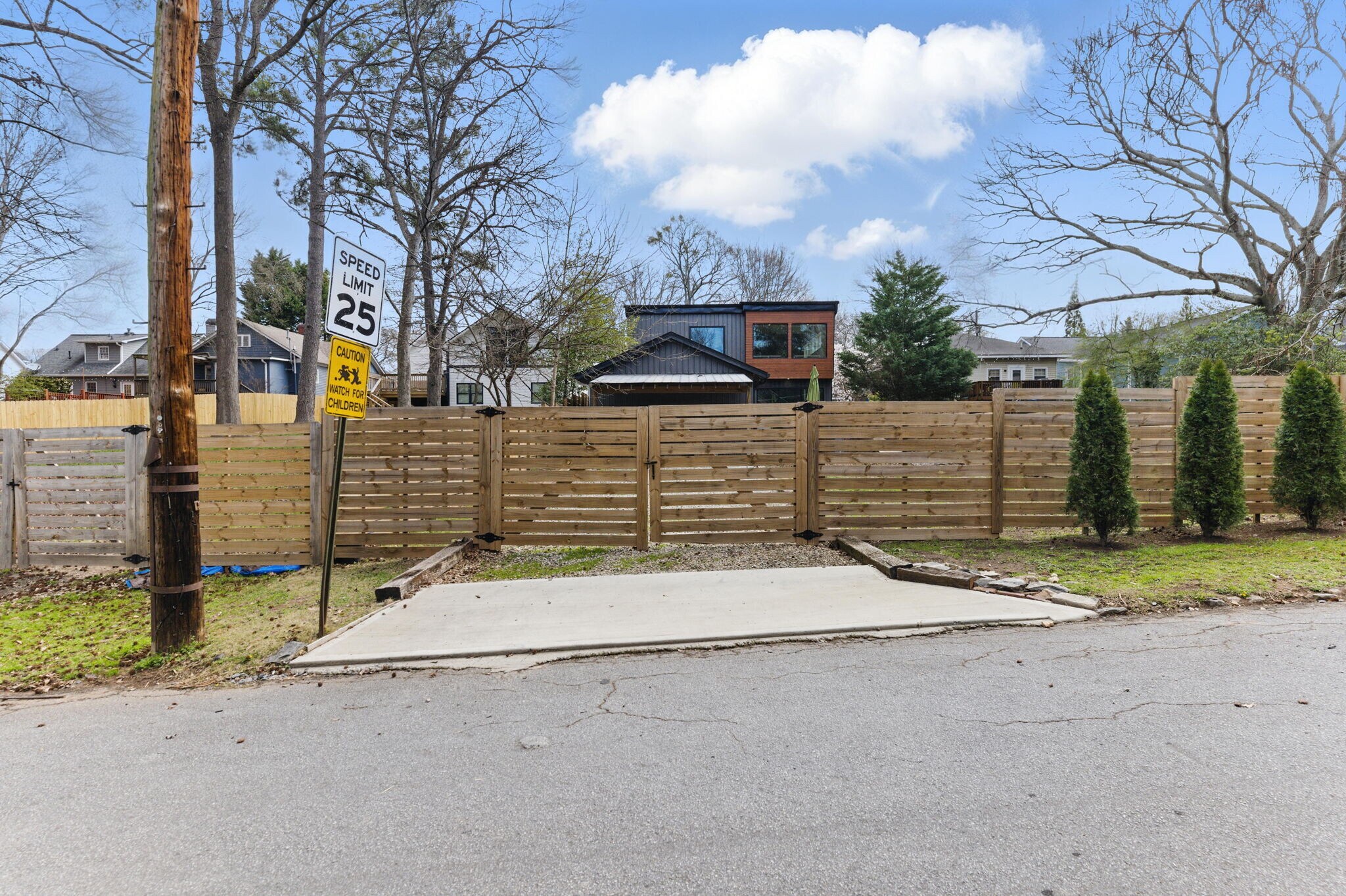 Building Photo - 1742 Ridgeway Ave NW