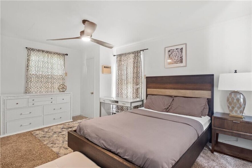 Building Photo - 1738 Duke Rd