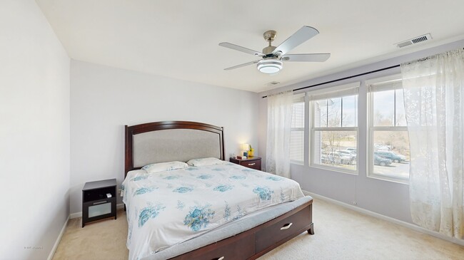 Building Photo - 527 Watercress Dr