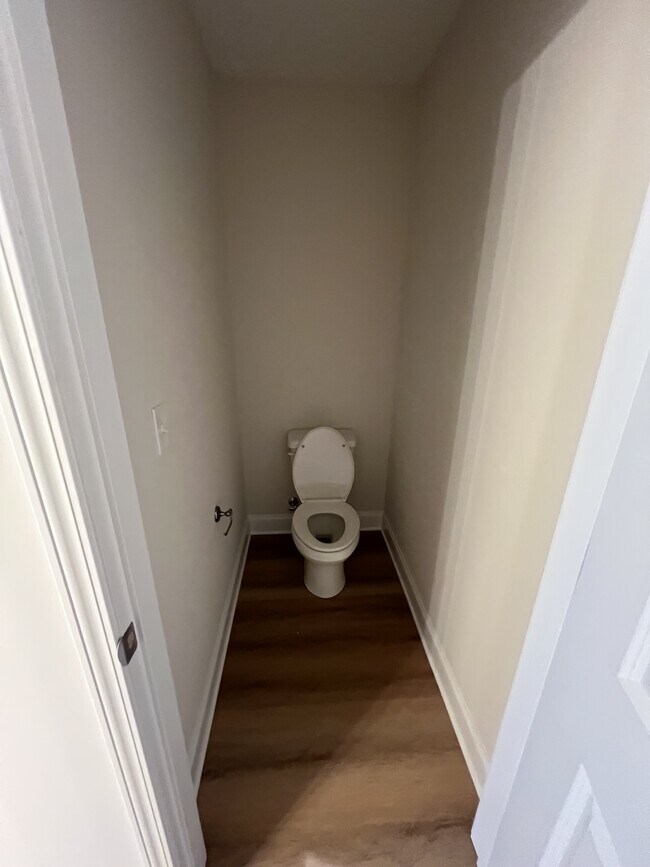 Building Photo - 1310 E 36th St