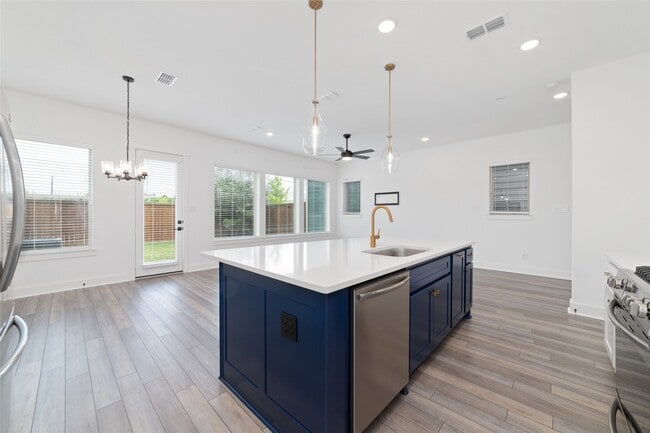 Building Photo - 10974 Swang Link Dr