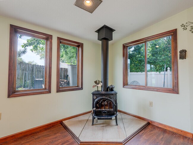 Building Photo - 2301 Winchester Dr