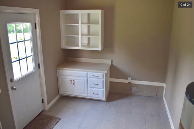 Building Photo - 442 Appleton Dr