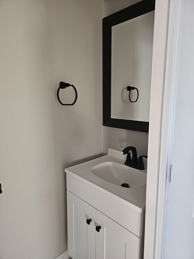 Building Photo - 700 N Harrisburg Ave