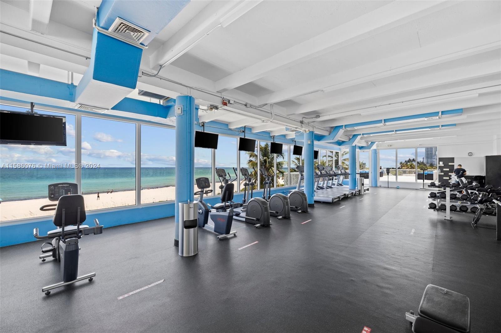 Building Photo - 5401 Collins Ave