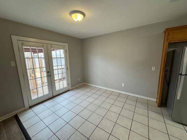 Building Photo - 10237 Hyacinth Ln