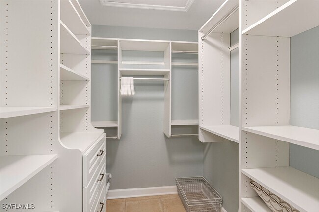 Building Photo - 829 Tanbark Dr