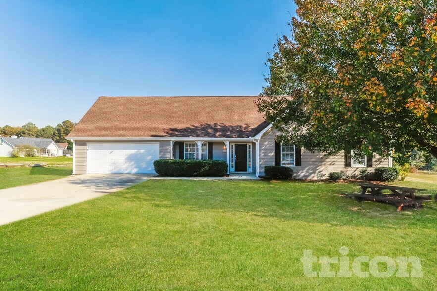 Primary Photo - 100 Doves Nest