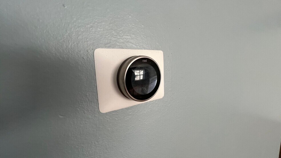 Building Photo - 9250 E Girard Ave