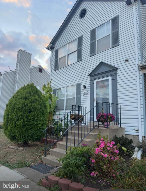 Building Photo - 3645 Dahlgren Pl