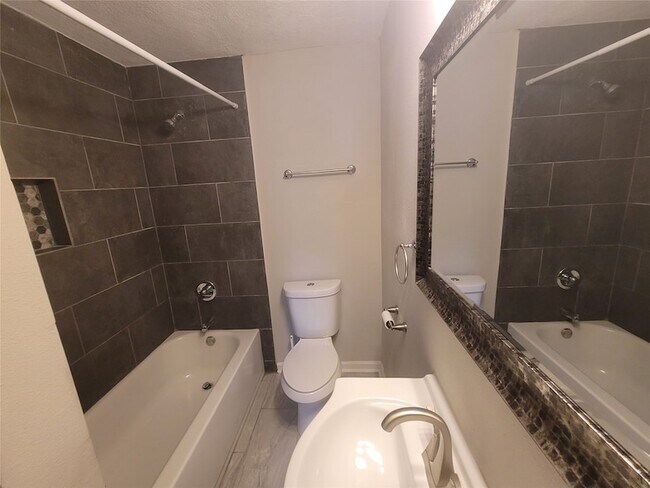 Building Photo - 3919 Avenue O