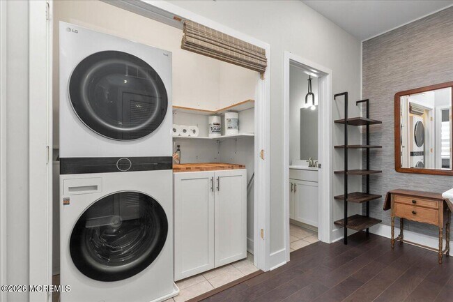 Building Photo - 29 Midway Rd N