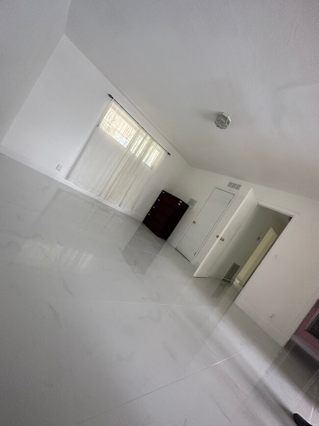 Building Photo - 6700 SW 97th Ave