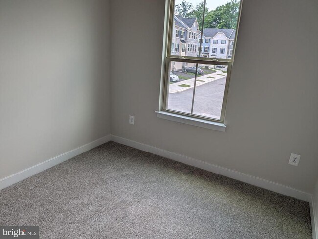 Building Photo - 9711 Klamath Ct