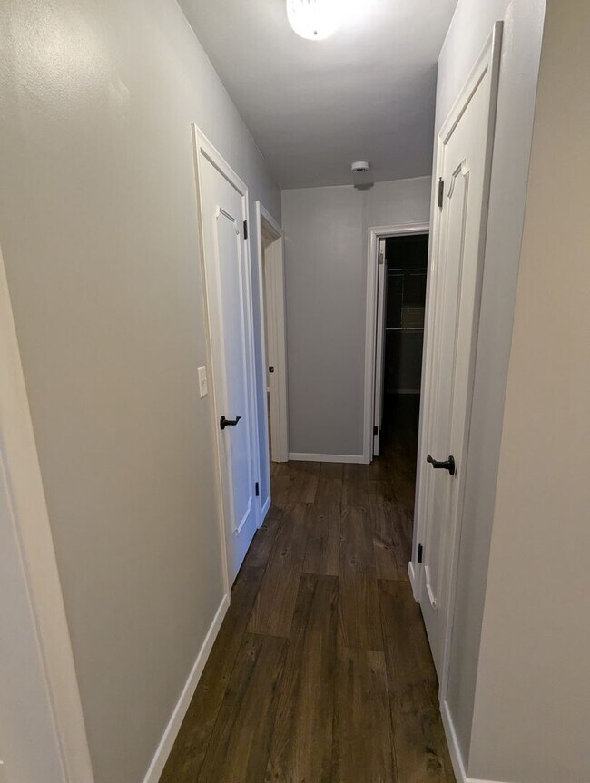 Building Photo - Charming & Spacious Home in the Heart of R...