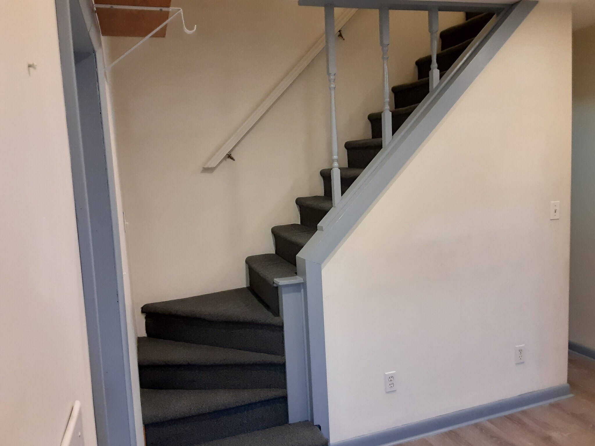 Stairs to 2nd floor Bedrooms - 53 Edgewater ave