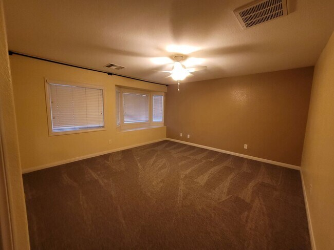 Building Photo - 8123 W Making Memories Pl