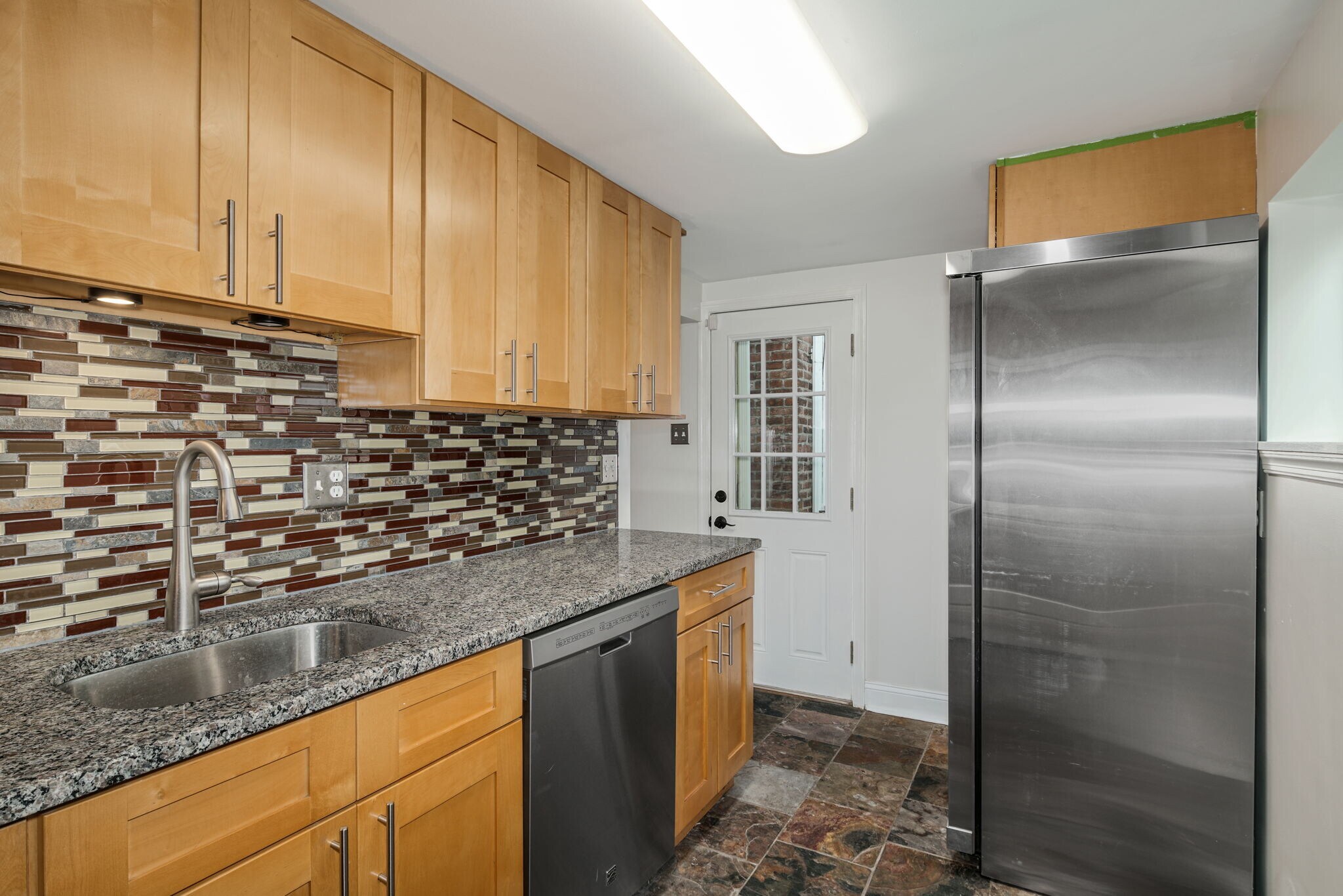 Kitchen - 4161 Apple St