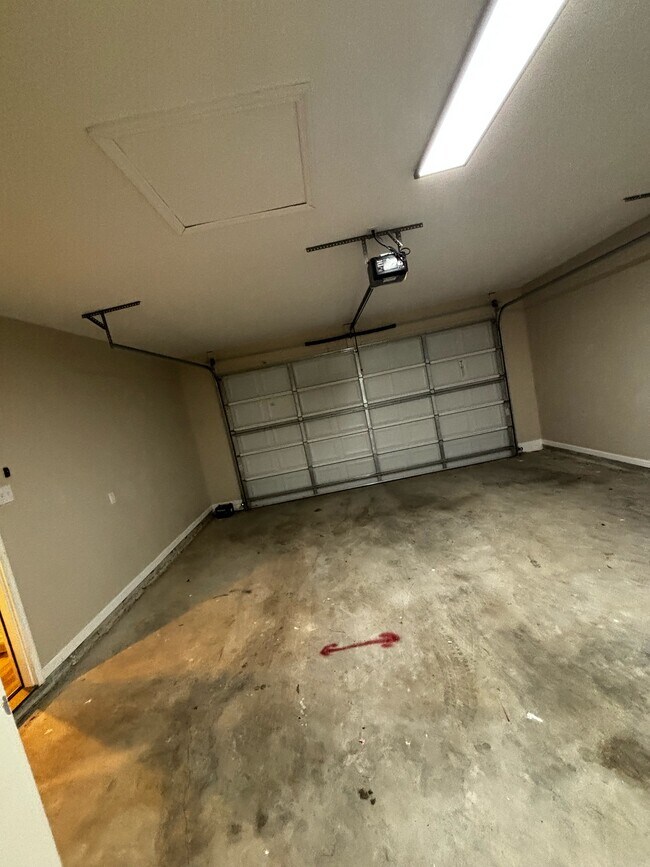 Building Photo - 715 Truman St