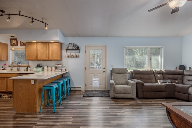 Building Photo - 2331 Blue Sparkle Dr