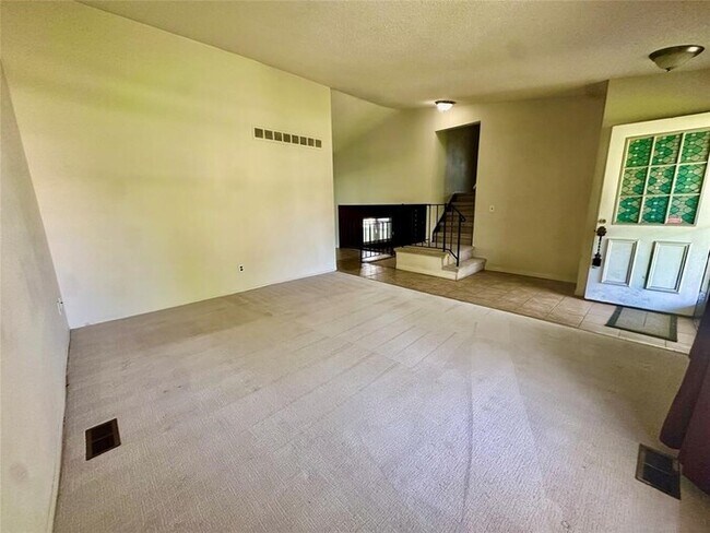 Building Photo - 21669 Tulipwood St