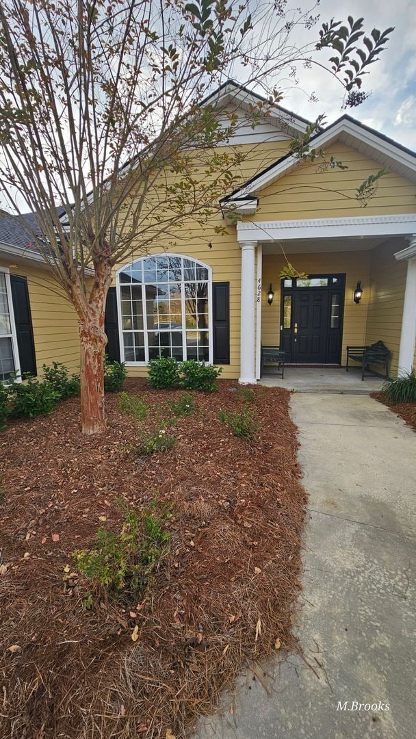 Building Photo - Country living but conveniently located in Kingsgate S/D in North Lowndes County near Moody AFB.